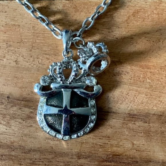 Vivienne Westwood Multi-Charm Necklace - Picture 3 of 5